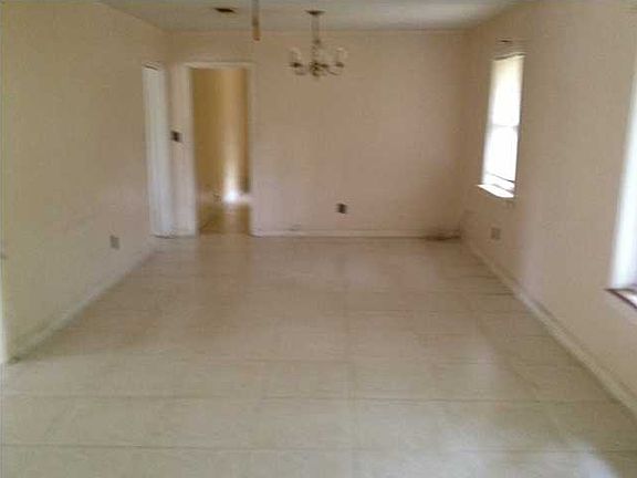 2nd image of 751 E Johnson Ave
