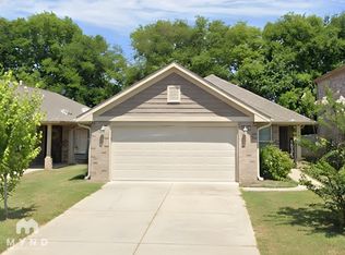 201 Bermuda Lakes Dr, Meridianville, AL 35759