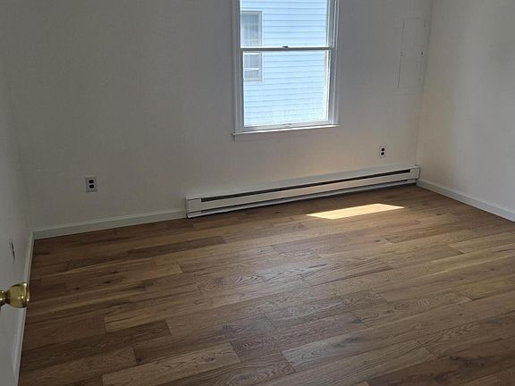 5th image of 330 Elizabeth Ave