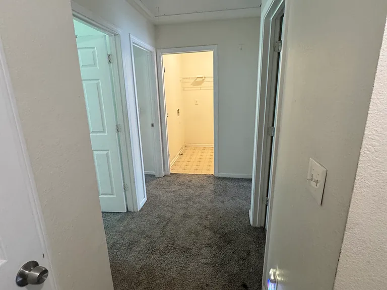 391 Brookview Dr — Photo 15