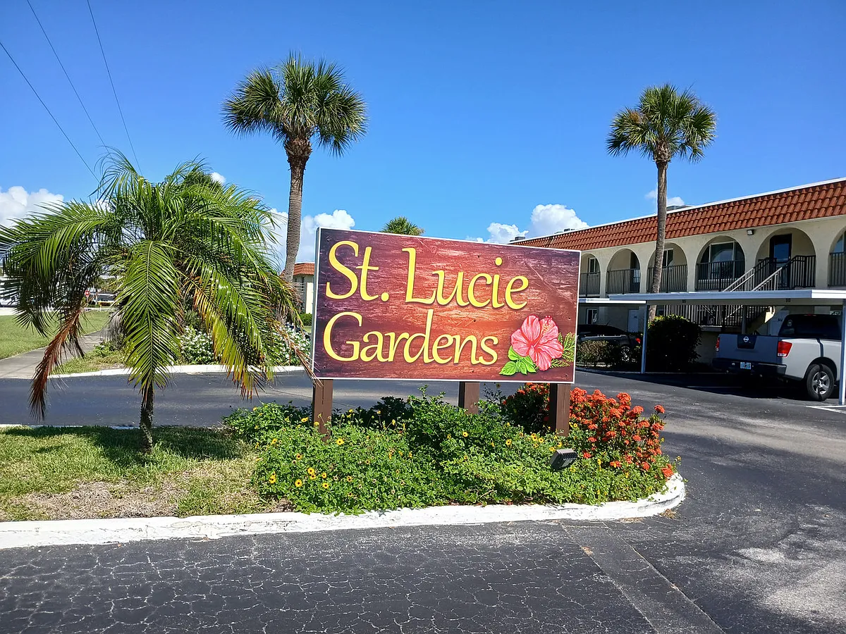 St. Lucie Gardens Complex - 201 Saint Lucie Ln #808