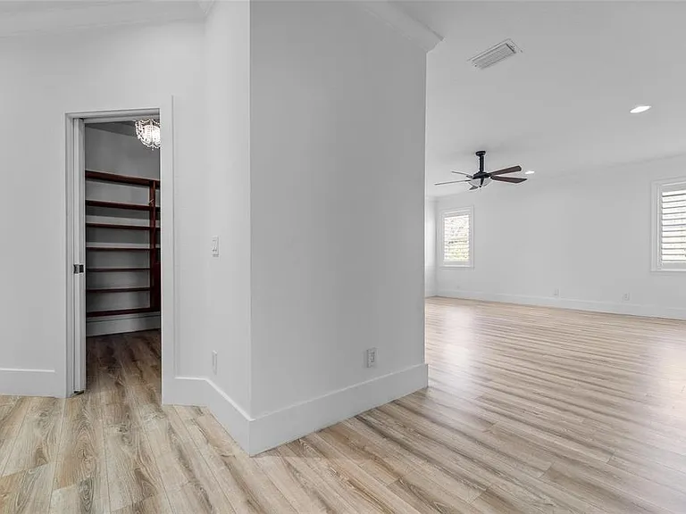 4802 W Beachway Dr — Photo 29