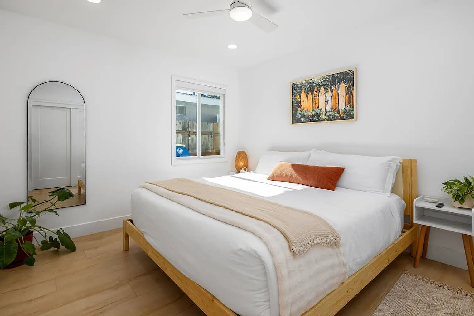 2 bed, 1.0 bath, 1237 sqft, $6,558 — Photo 4