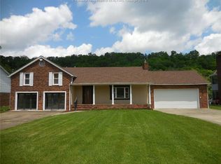 211 Lone Oak Dr, Saint Albans, WV 25177
