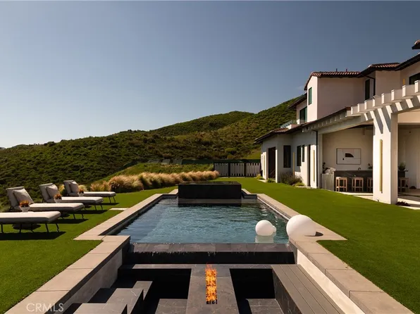 2681 Country Ridge Rd, Calabasas, CA 91302