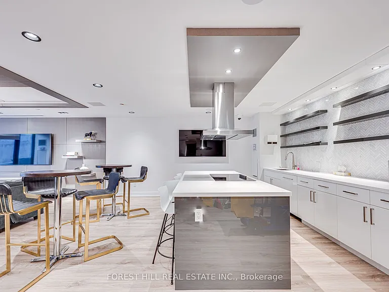 840 Saint Clair Ave W #516 — Photo 28