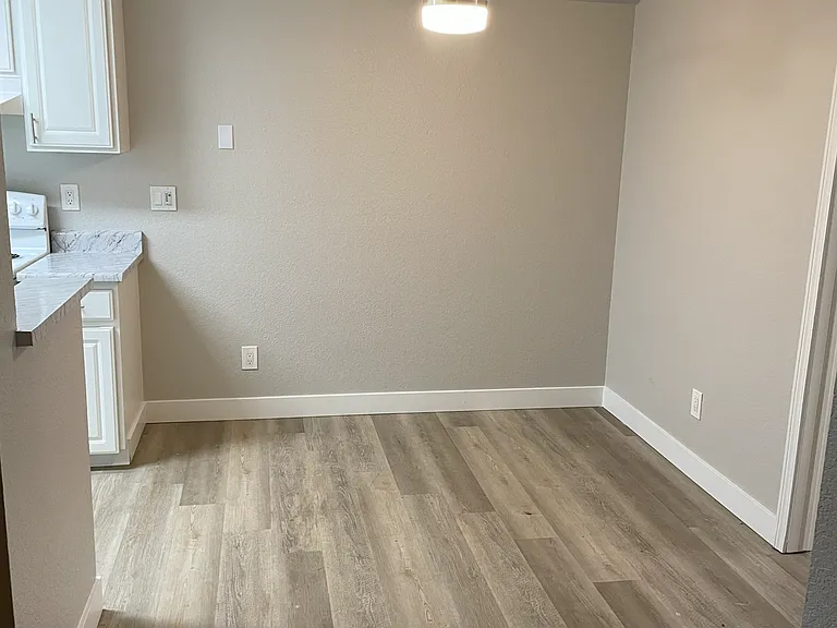 Redmond Park Apts — Photo 25