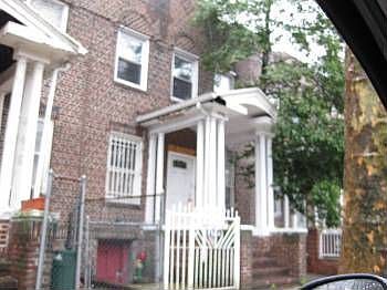 1st image of 147 E 32nd St