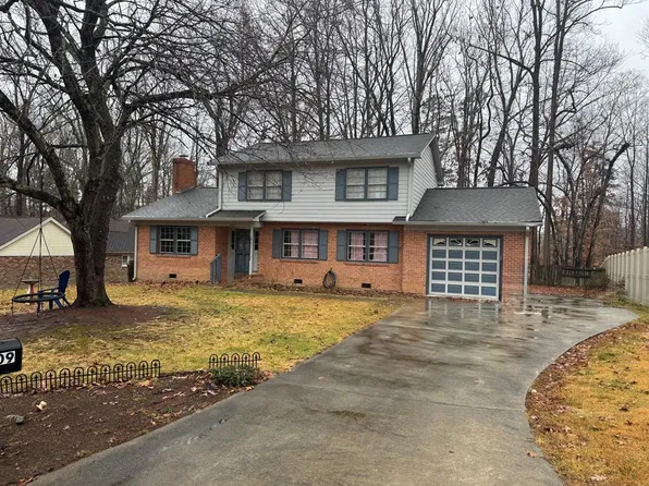 509 Forest Dr, South Boston, VA 24592