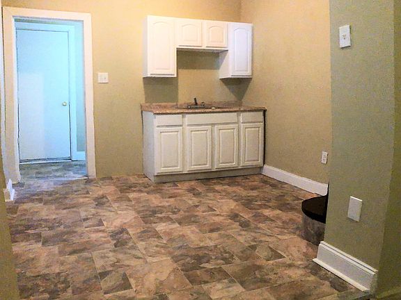 3rd image of 3009 N Front St Floor 2