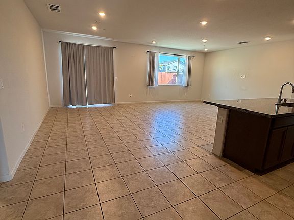 5th image of 1478 Copperfield Ave