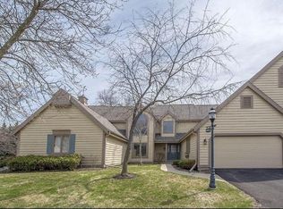 18575 Saint Andrew Ln, Brookfield, WI 53045