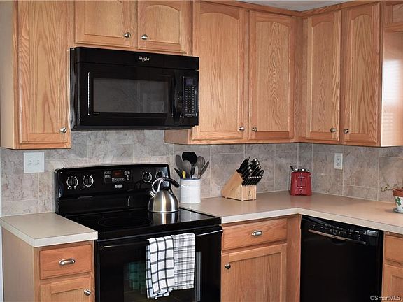 4th image of 43 Hughes St