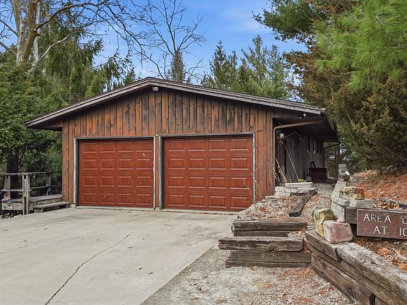 2nd image of 604 Hillandale Ct
