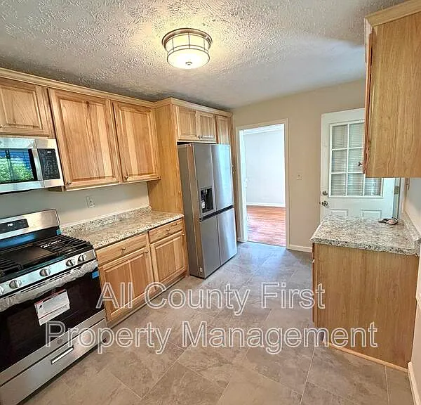 2101 Holly Hill Dr — Photo 16