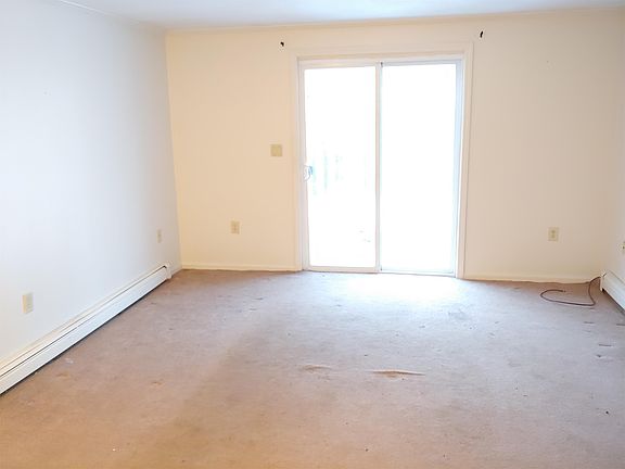 4th image of 34 North St APT E