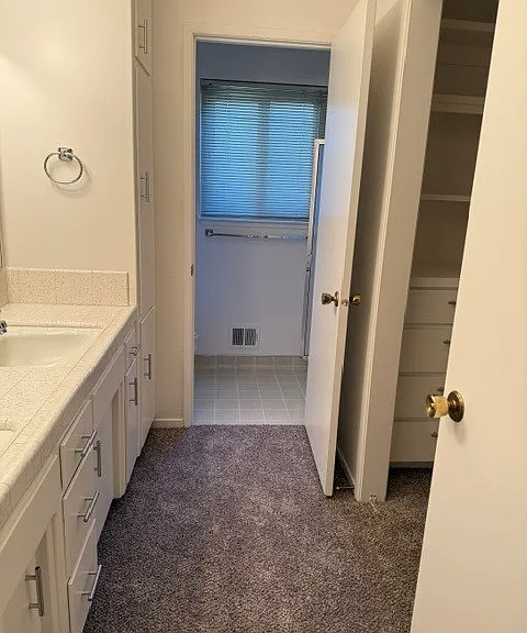 405 Leveland Ln — Photo 12
