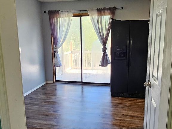 3rd image of 112 Dogwood St