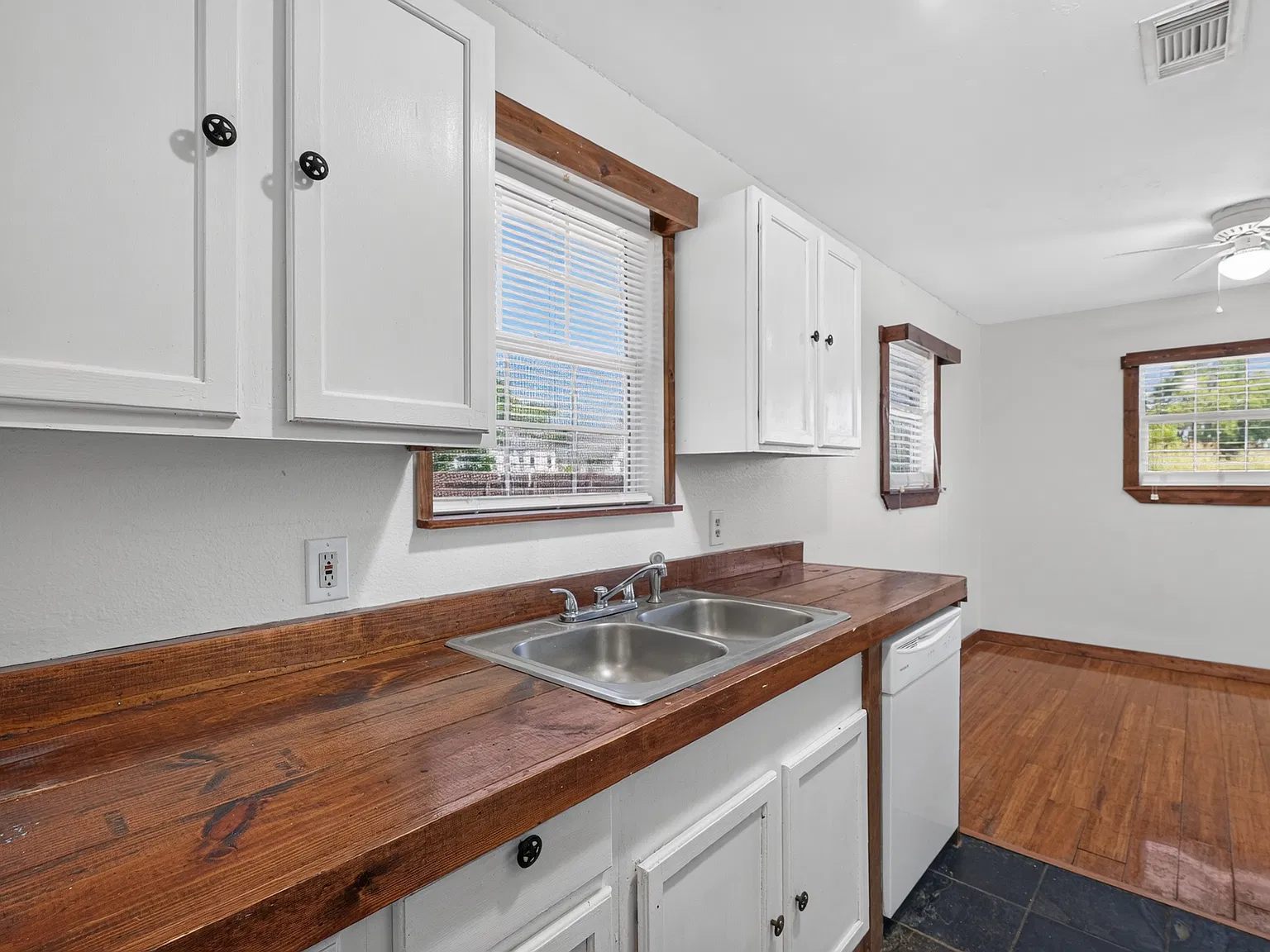 605 Jackson Street, Farmersville, TX 7 — Photo 3