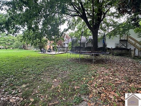 5th image of 705 W Locust St