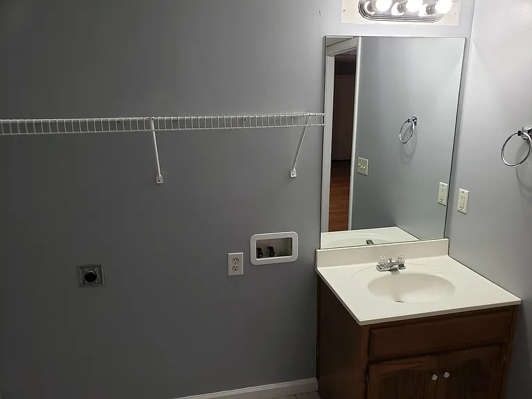 1069 Merrick Dr #1 — Photo 8
