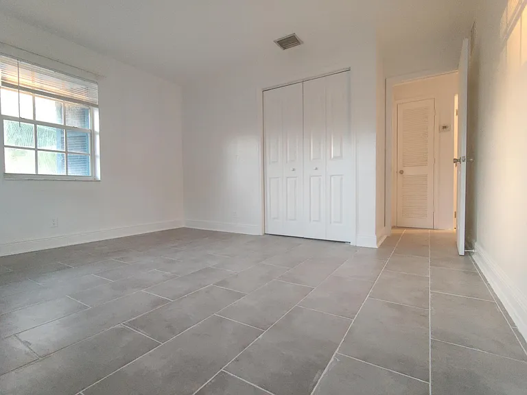 4905 N Flagler Dr #4 — Photo 6