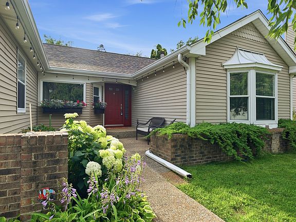 2nd image of 1020 Weeping Willow Dr