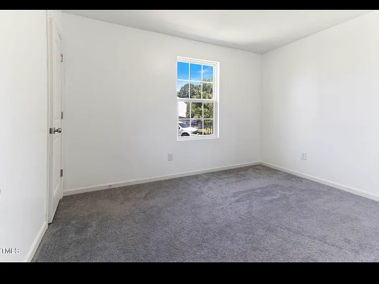 194 Catskill Ct — Photo 7