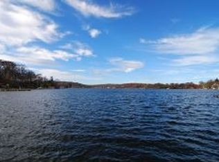 34 Byram Bay Rd, Hopatcong, NJ 07843