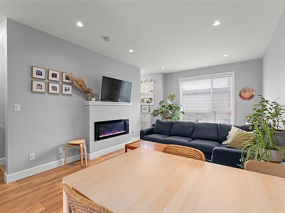 5th image of 3351 Luxton Rd #402