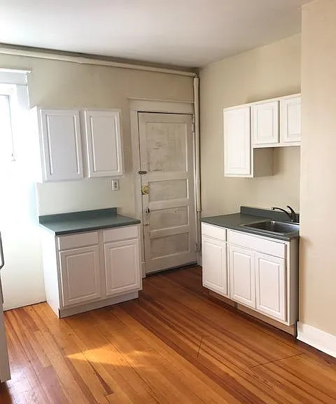 390 Madison Ave #2 — Photo 4
