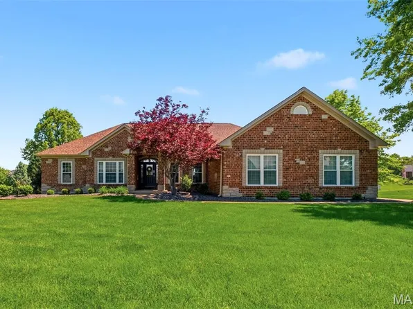 301 Red Wing Ct, Troy, MO 63379