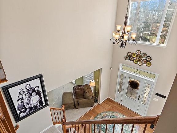 5th image of 585 Galina Way
