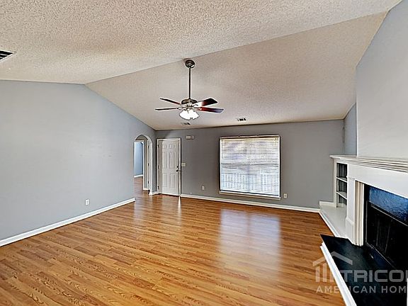 4th image of 884 Summit Park Trl