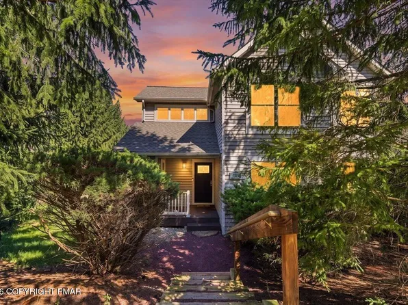 347 Hemlock Ln, Tannersville, PA 18372