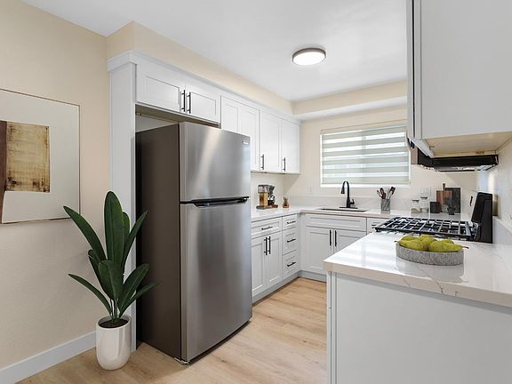 4th image of 11716 Oxford Ave APT 2