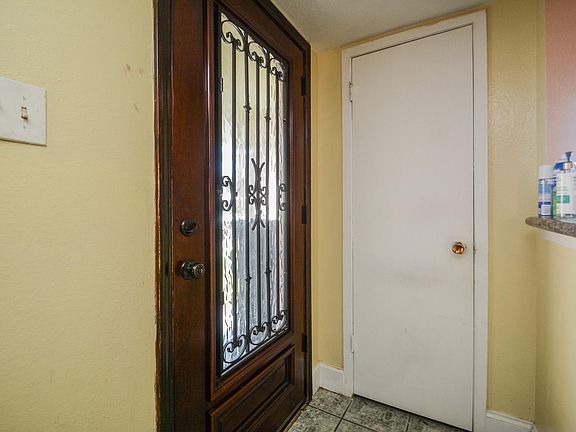 4th image of 2222 Winter Bay Ln