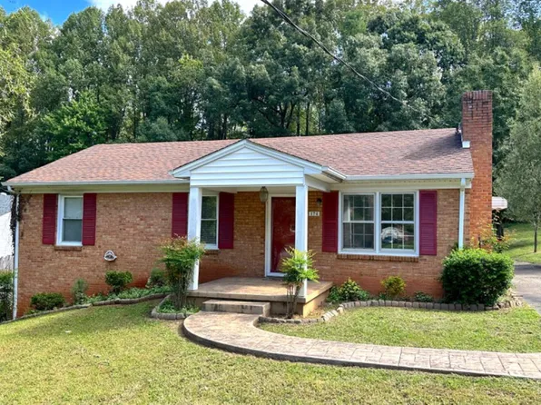 174 Troy Ln, Madison Heights, VA 24572