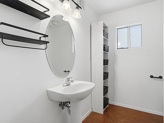 3rd image of 1226 E Elm St #Bc6c0a918