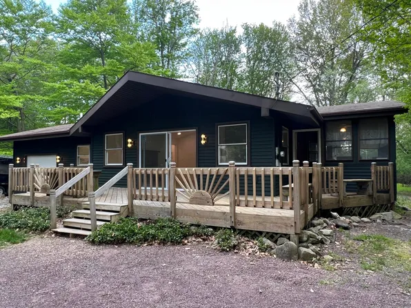 436 Stillwater Dr, Pocono Summit, PA 18346
