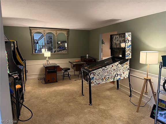 3rd image of 148 N Hills Dr