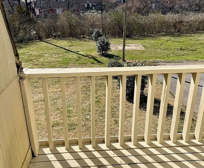 1029 Harold Dr — Photo 3