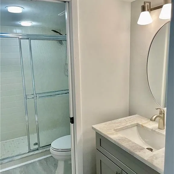 5650 Trailwinds Dr #122 — Photo 8