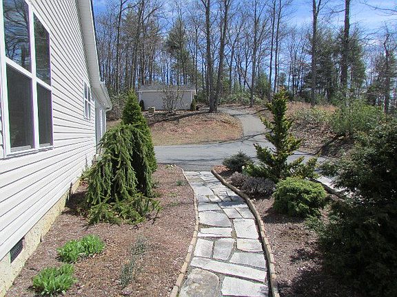 5th image of 121 Liberty Landing Dr