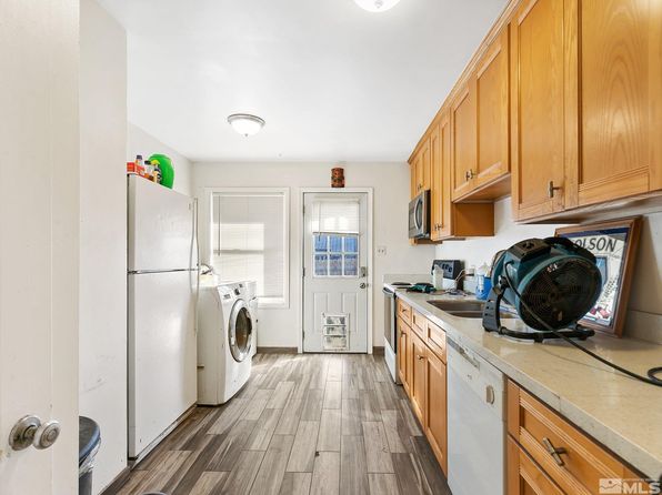 reno-nevada-442978519 picture