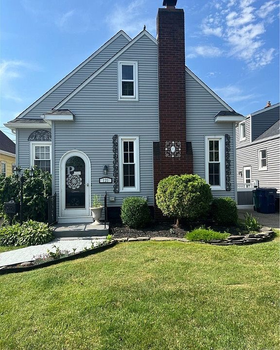 1st image of 121 Whitehall Ave