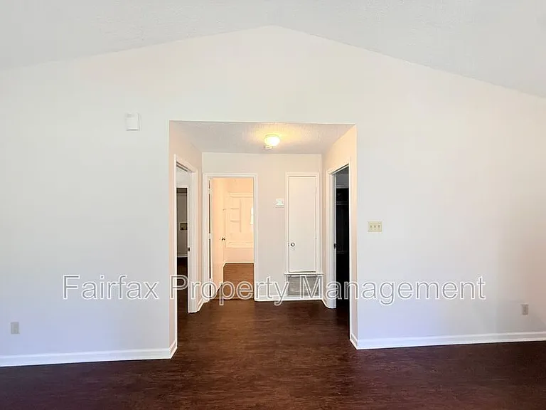 475 Cedar Lake Rd #B — Photo 5