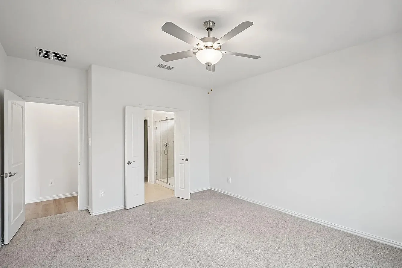 522 Blanton St — Photo 4
