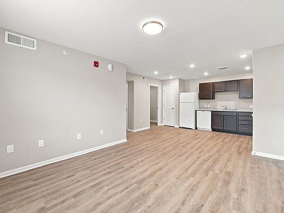 2nd image of 10699 Tomstown Rd #201