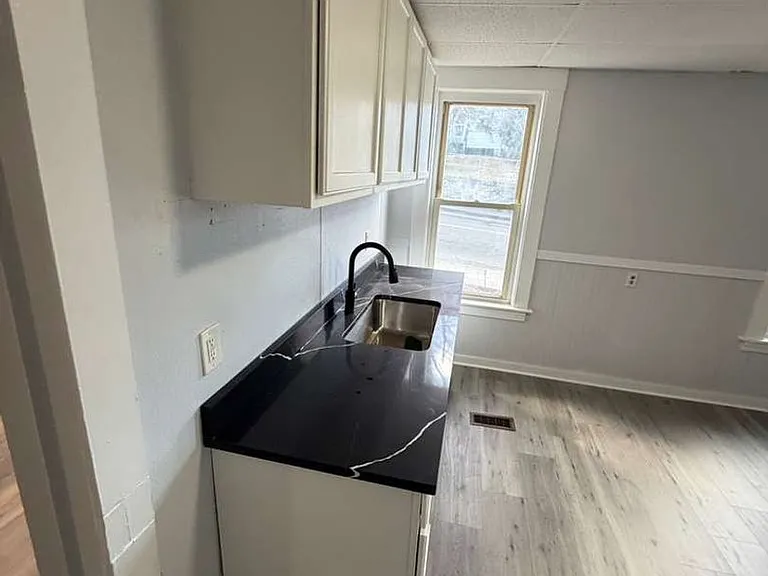664 Main St — Photo 20